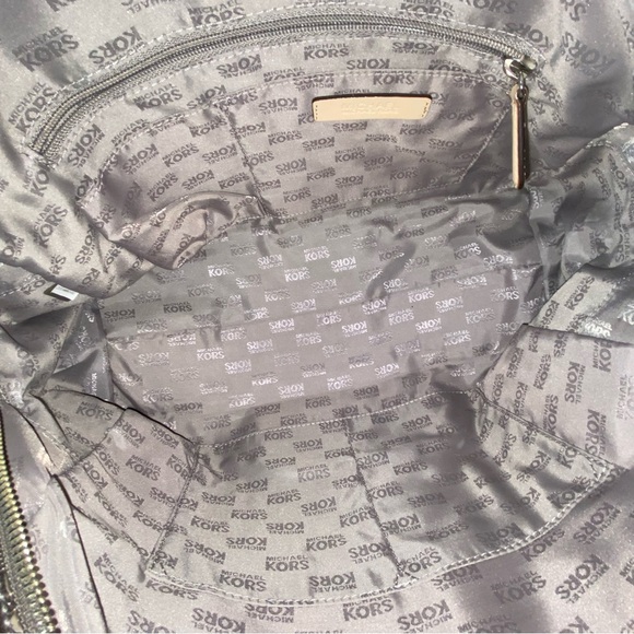 NEW💎Michael Kors Cindy Patent Leather Dome Satchel Shoulder Bag - Picture 7 of 8